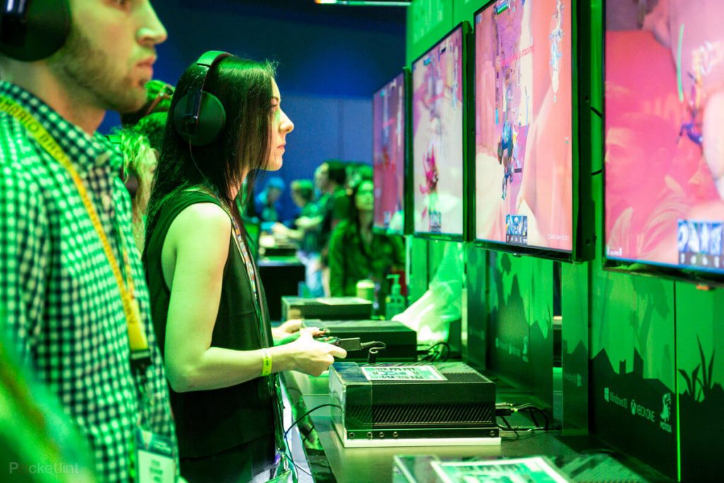 xbox one turns on by itself