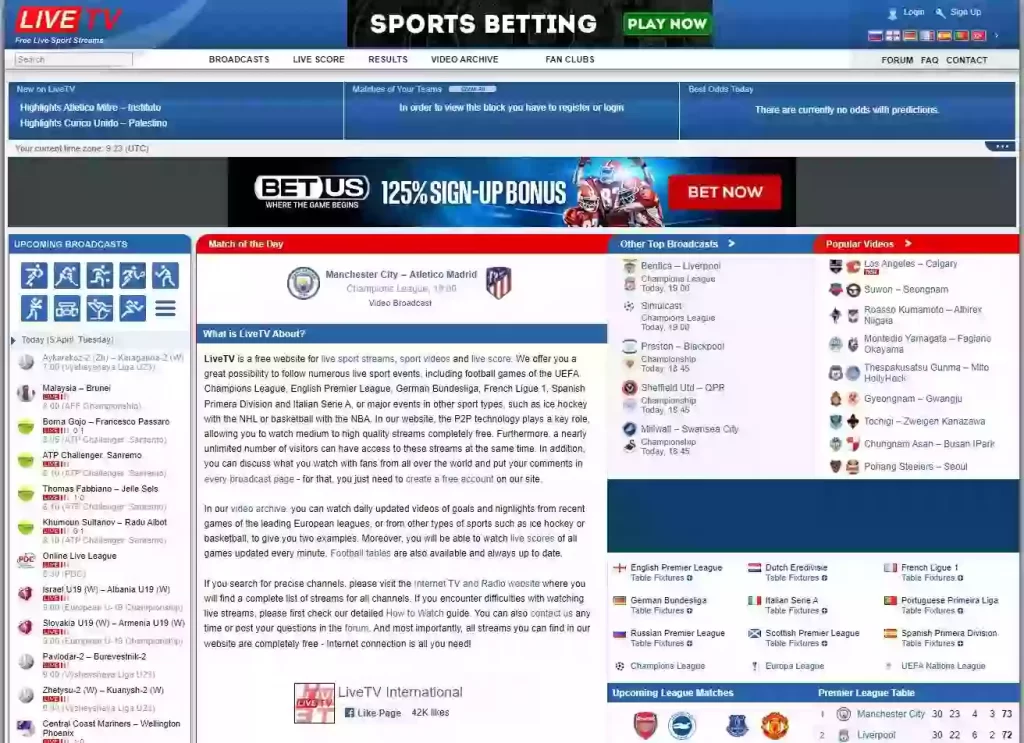 Landing screen of LiveTV.ru with upcoming gmaes on left sidebar, scorecards on right sidebar, and content in the middle.