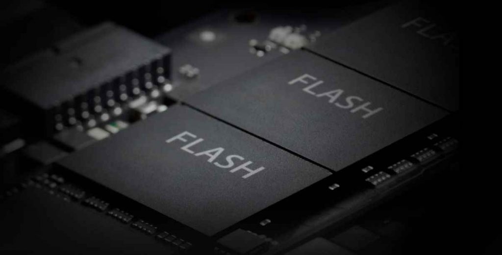 How Does Linux Handle Flash Memory?