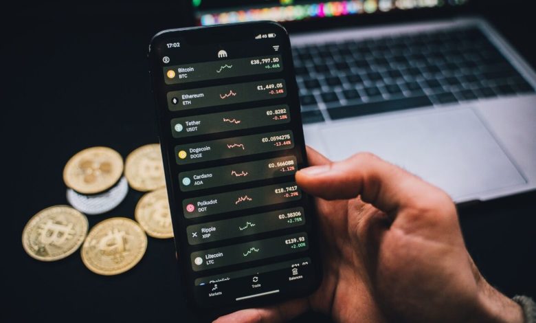 Trading Strategies of Bitcoin