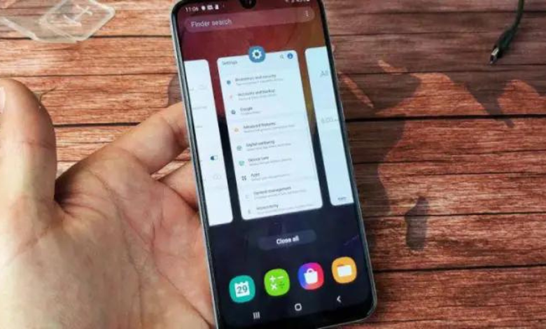 Close all the background app to fix ghost touch on Android